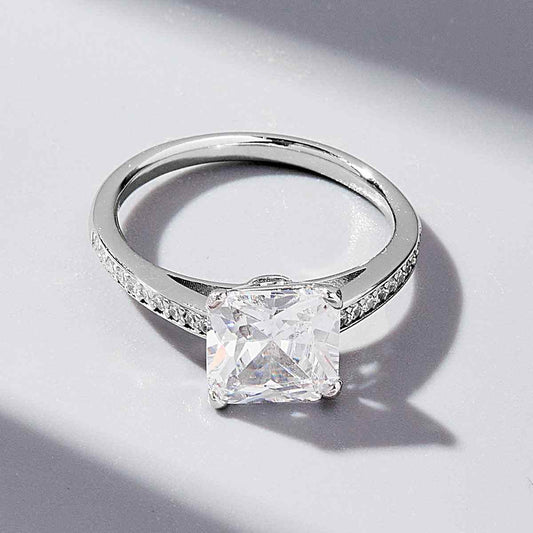 925 sterling silver zircon ring with platinum plating on a light background.